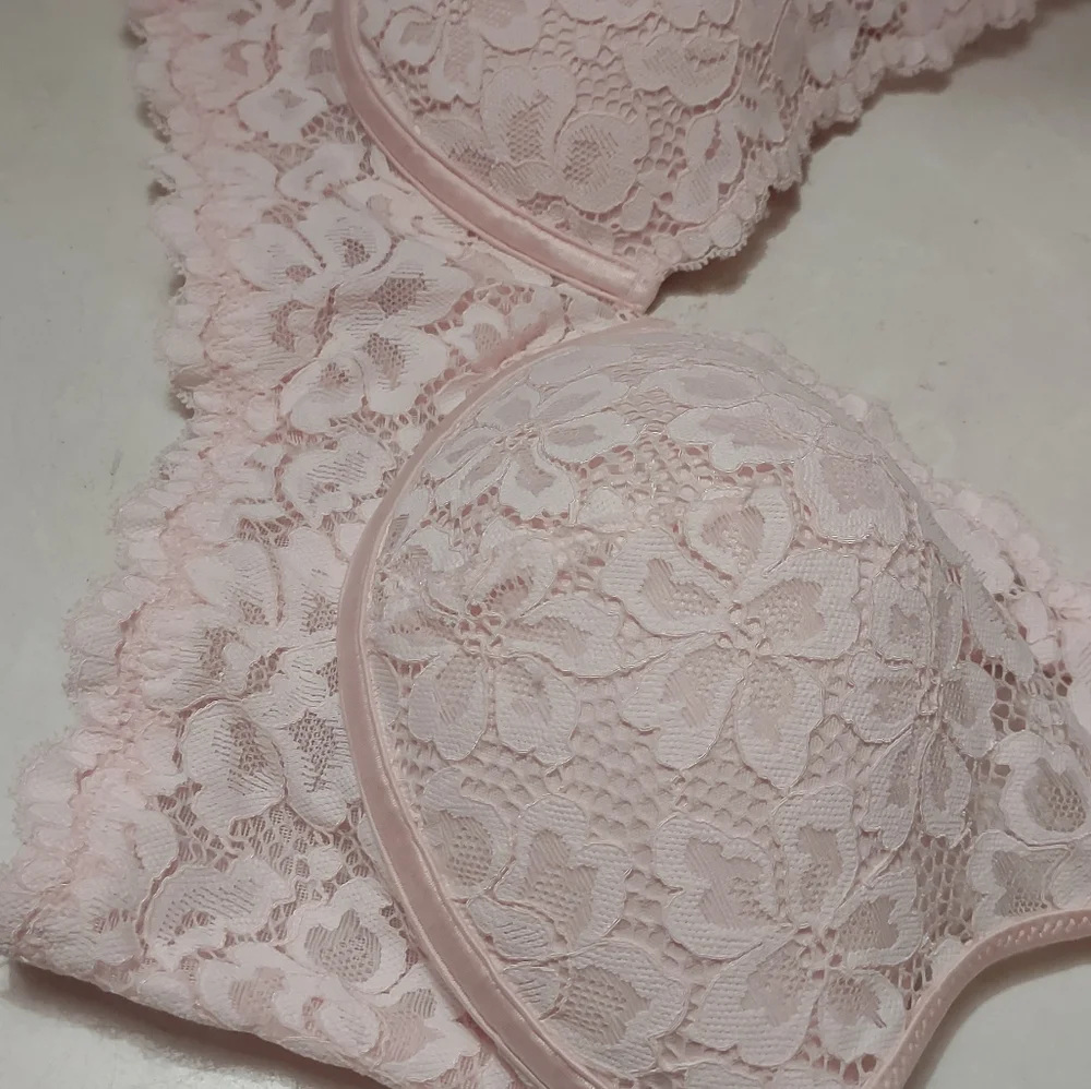Woman's pink madenform 36 C‎ bra